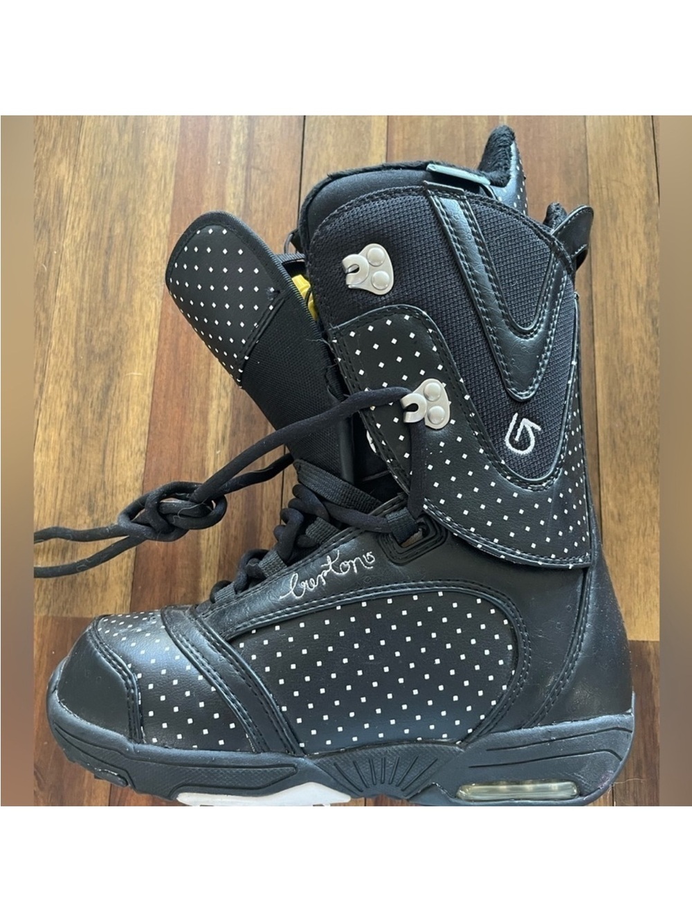 Burton Women’s Black Snowboard Boots with White Polka Dots size 5.5 snowboarding